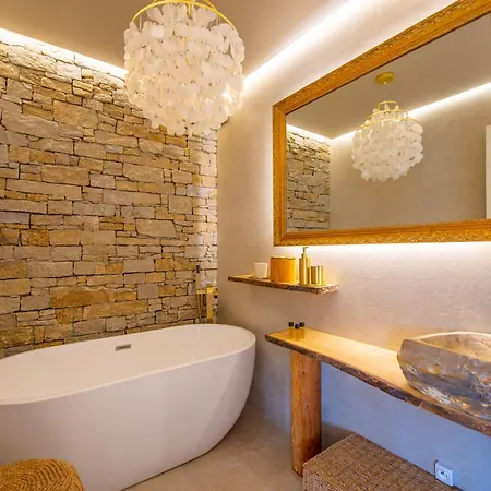 Prestigieux - Pied Dans L'eau * Saint-Tropez