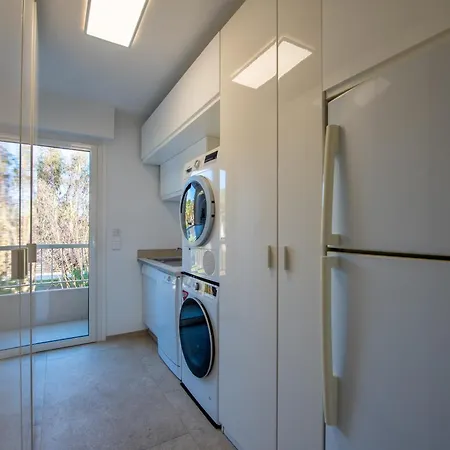 Prestigieux - Pied Dans L'eau * Saint-Tropez