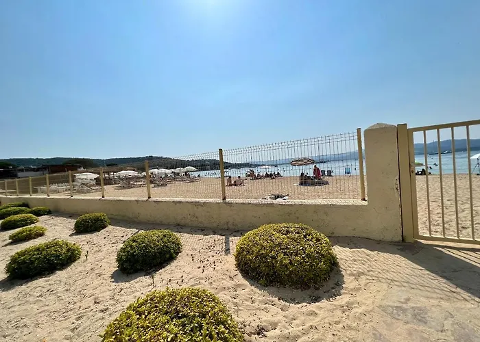 Prestigieux - Pied Dans L'eau