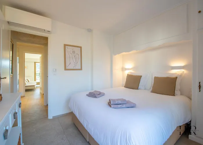 Prestigieux - Pied Dans L'eau Saint-Tropez